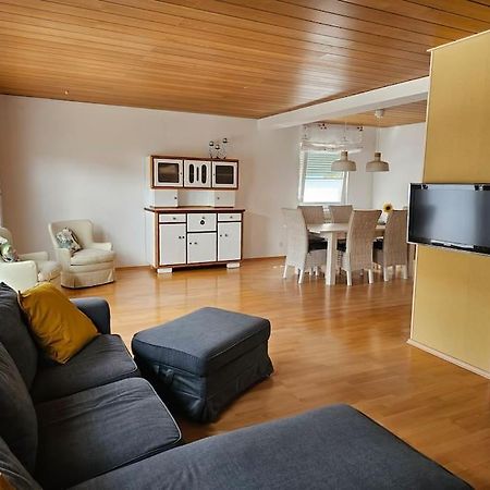 Grosse Ferienwohnung Am Waldrand シェーナウ エクステリア 写真