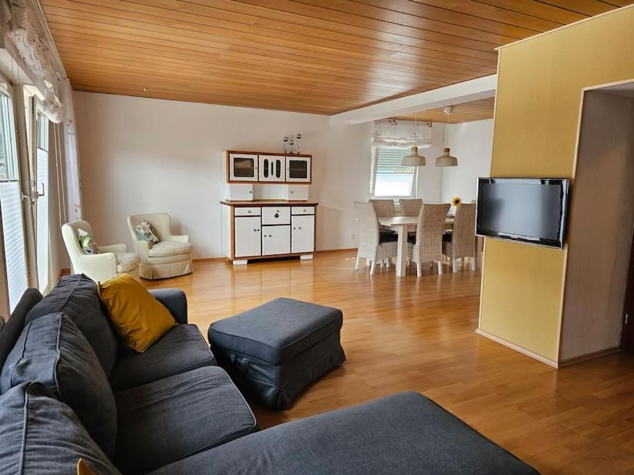 Grosse Ferienwohnung Am Waldrand シェーナウ エクステリア 写真