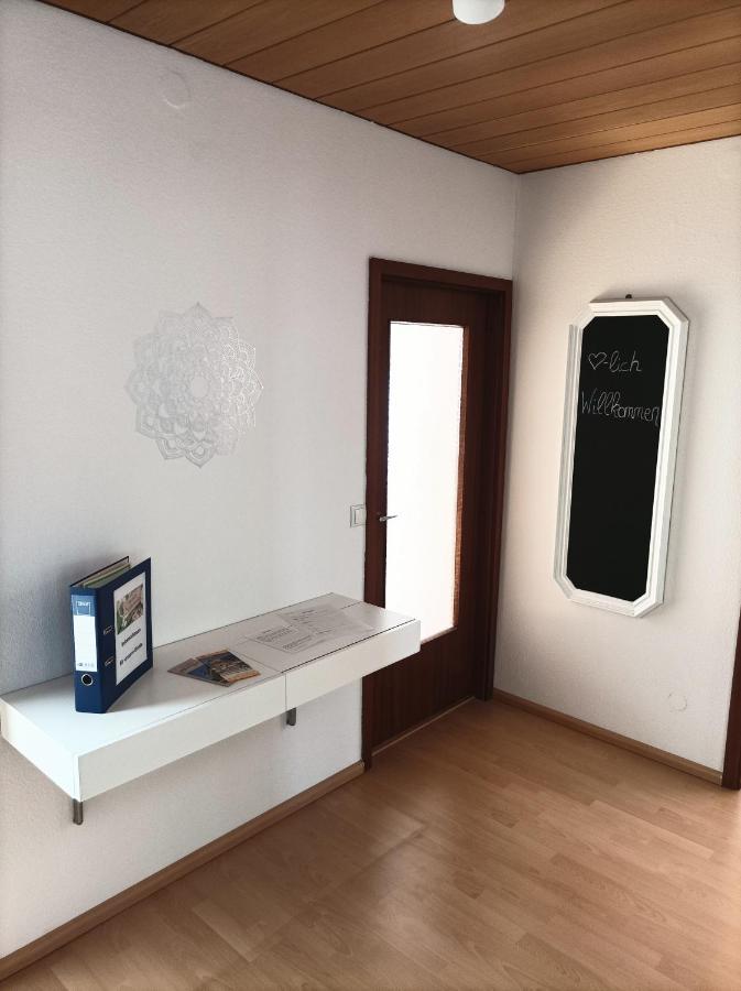 Grosse Ferienwohnung Am Waldrand シェーナウ エクステリア 写真